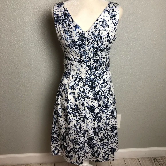 Nanette Lepore Shimmy Surplice V Neck Dress 6 - Picture 4 of 10